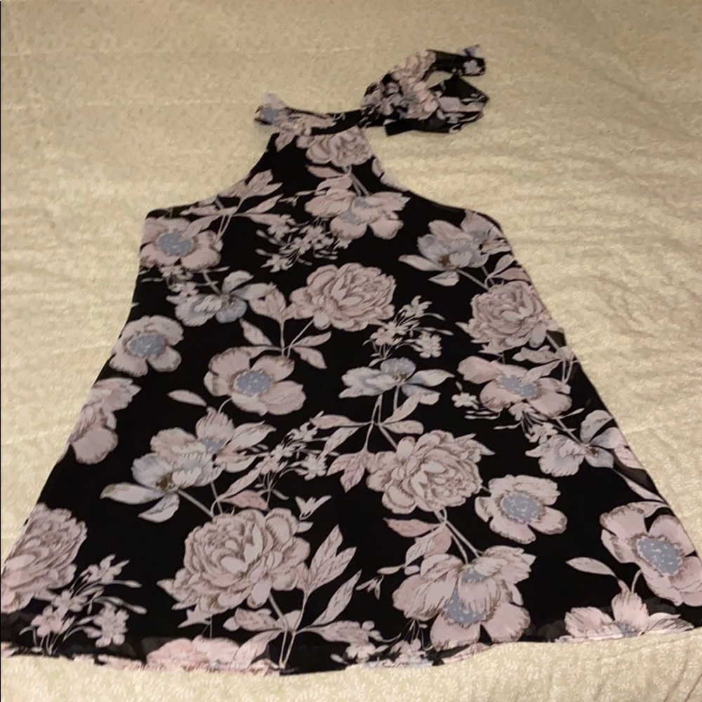 Fashion Union mini floral tied at the neck dress!